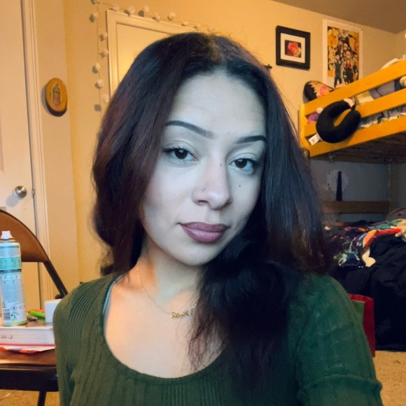 Meet your Posher, Katie - Picture 1 of 1